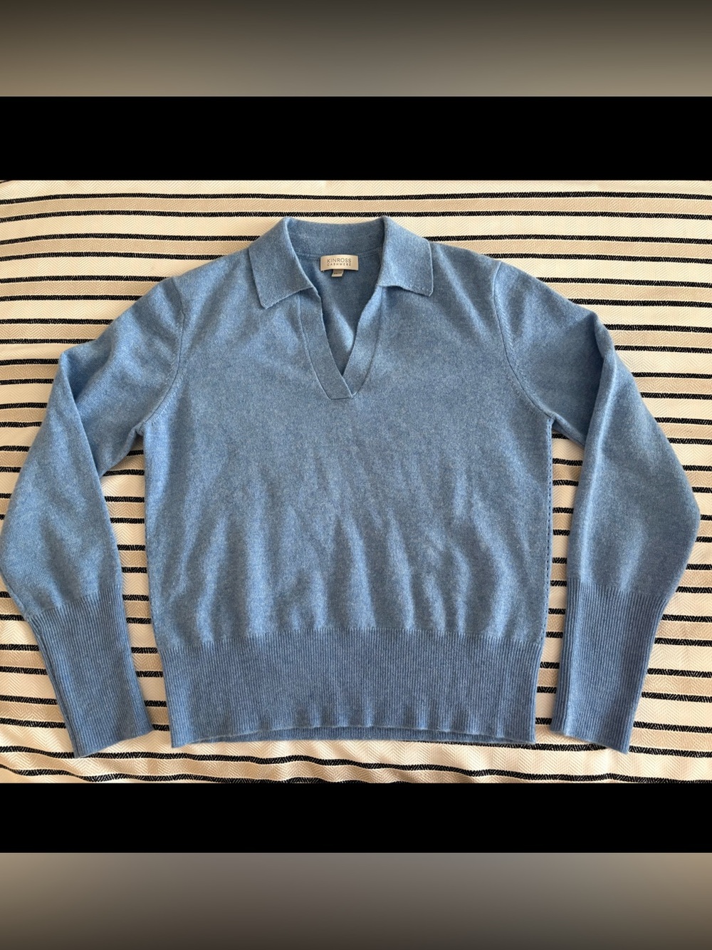 KINROSS 100% Cashmere V-neck Collared Sweater in blue Wm Sz XS